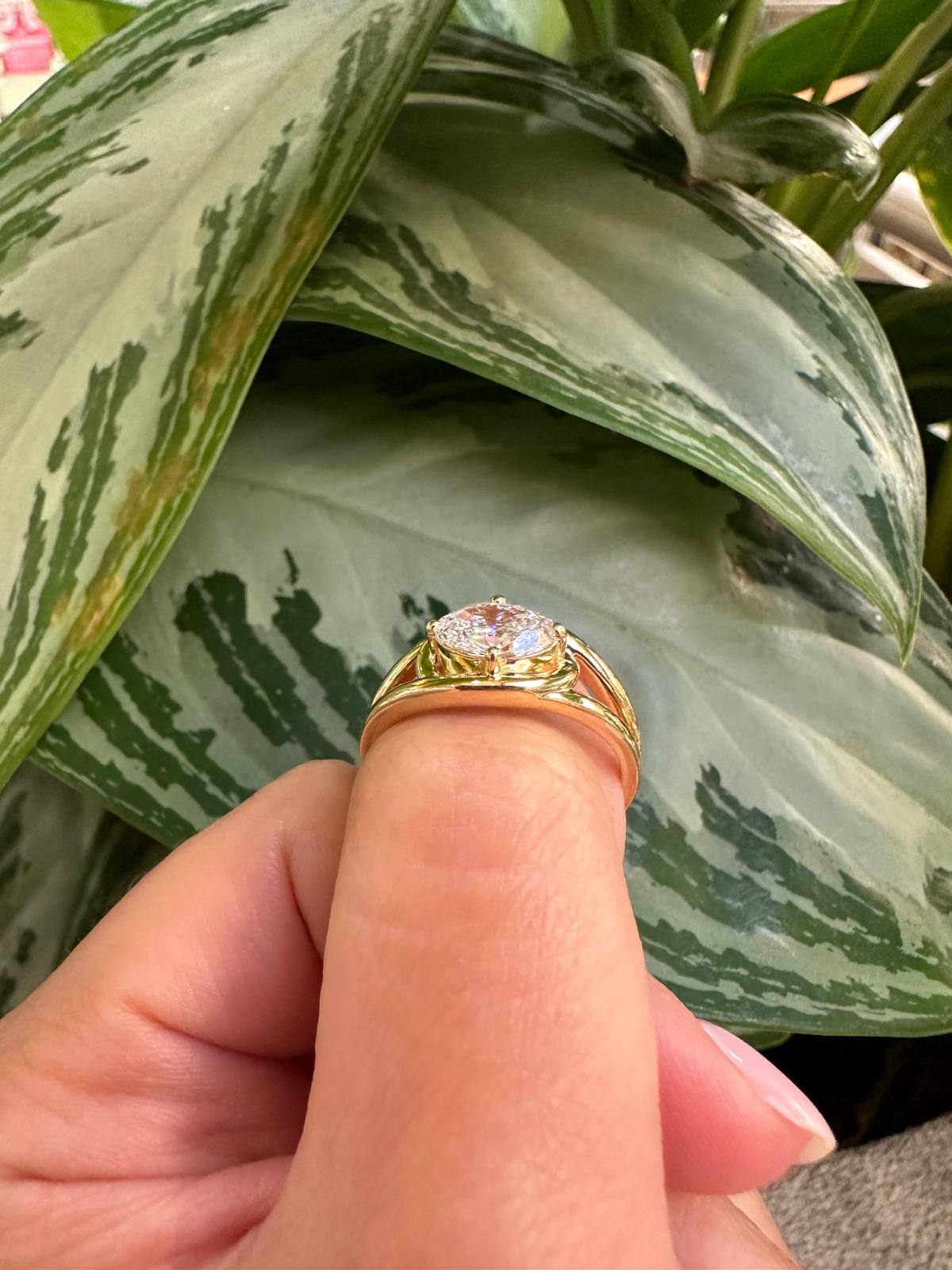 The East-West Oval Ring