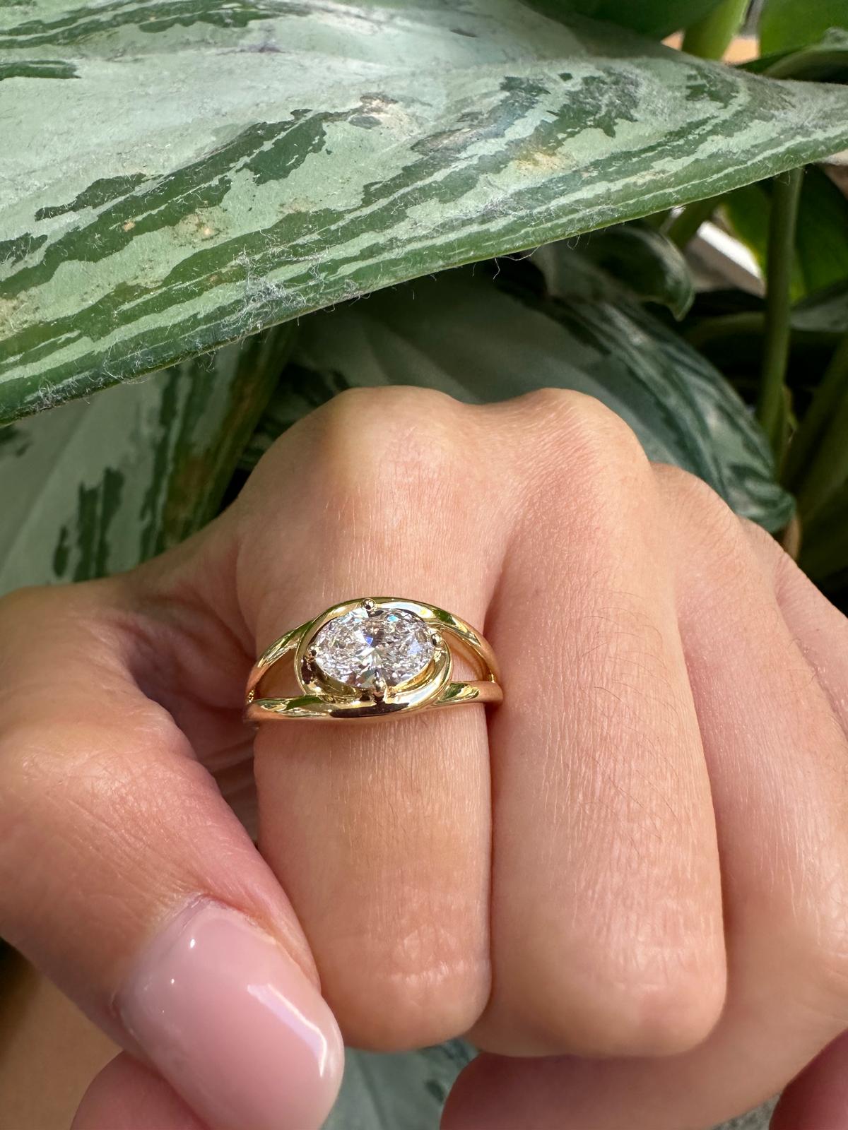 The East-West Oval Ring